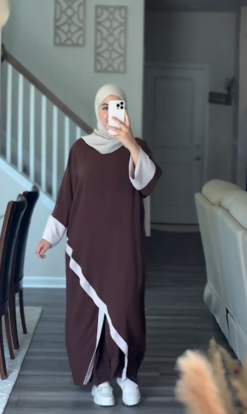 اكتشفي سر التألق بفستان استثنائي! 🕊️🎀